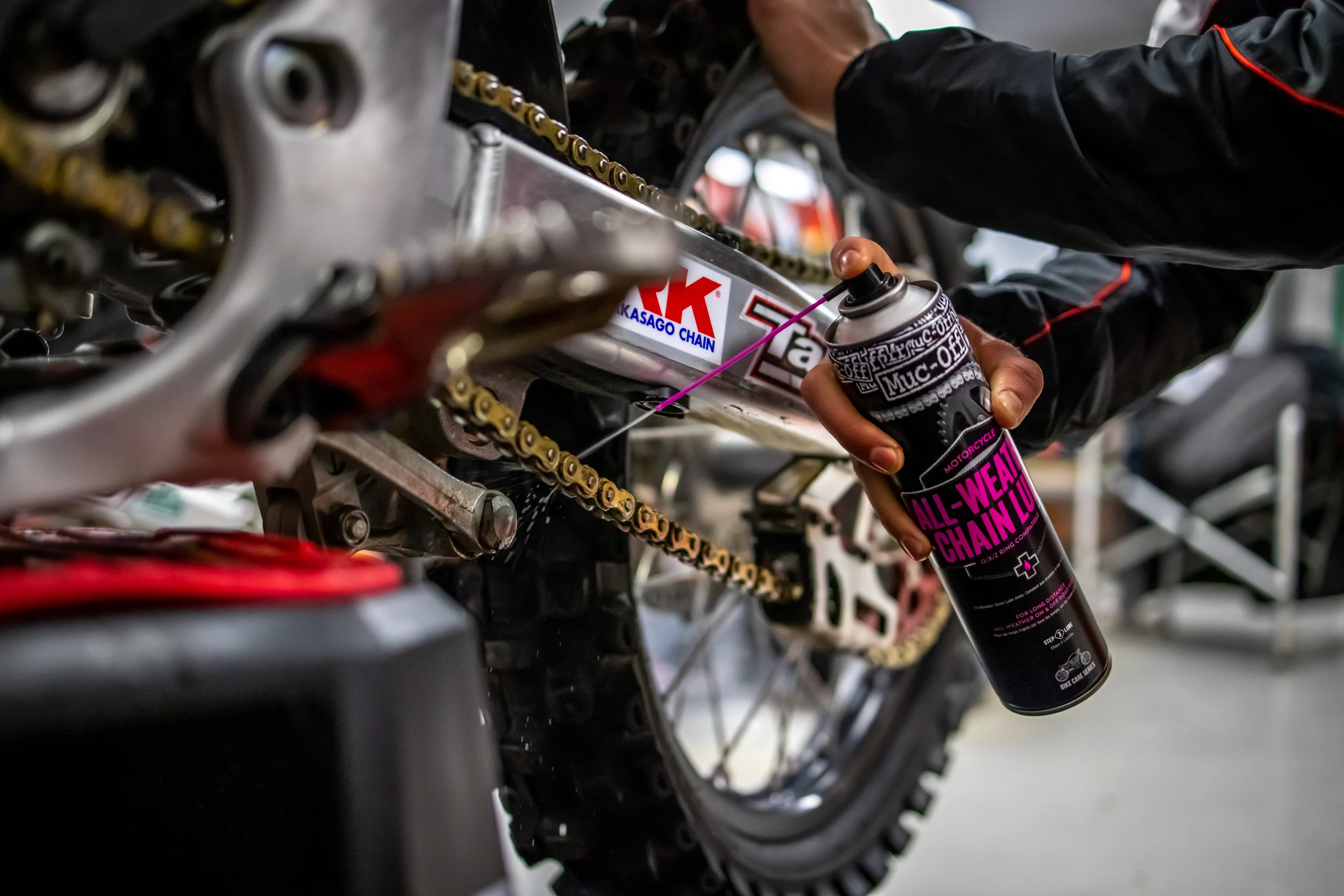 Muc-Off Motorcycle All Weather Chain Lube 400ml - Image 2